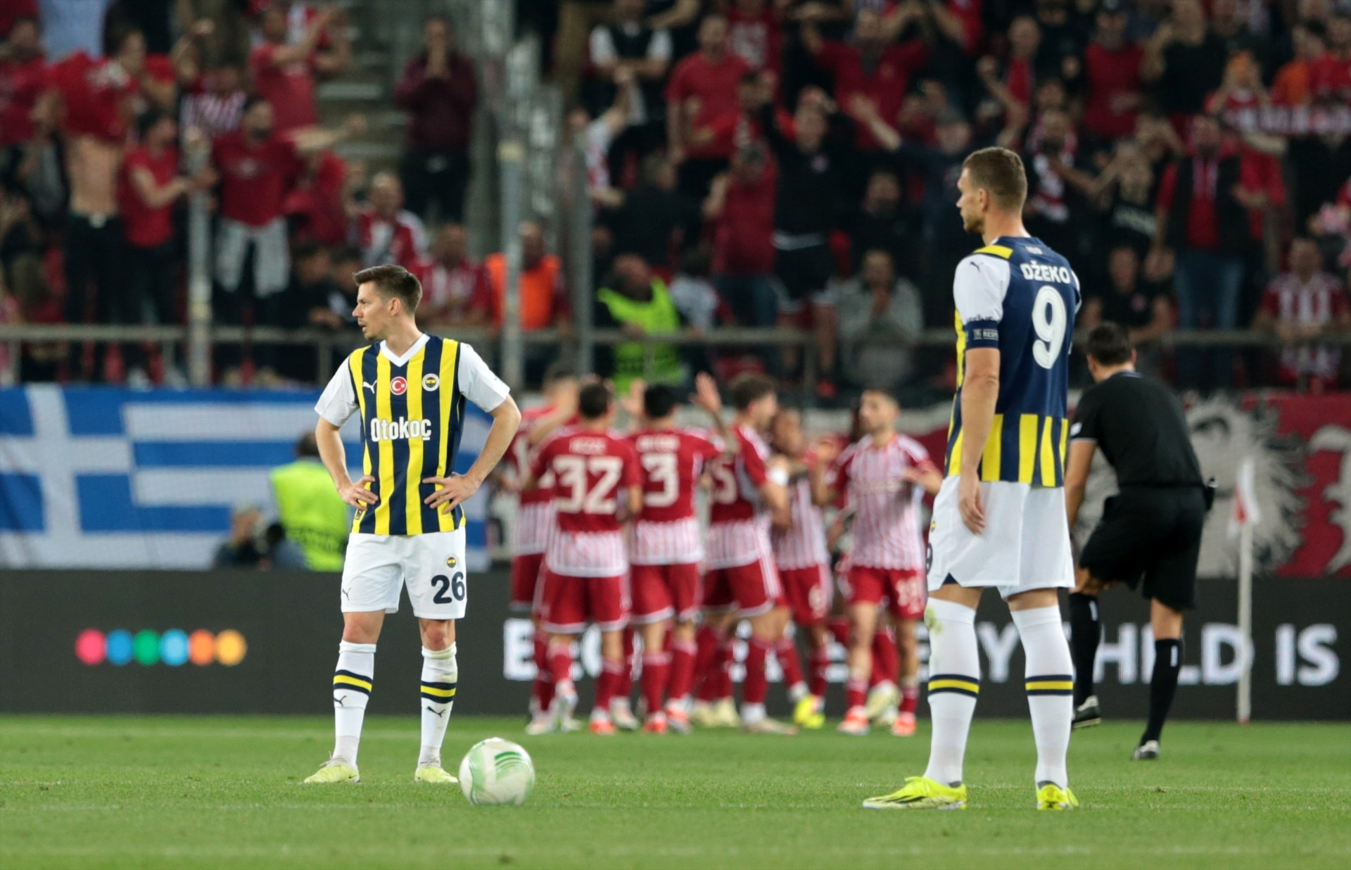 Fenerbahçe - Olympiakos maçında ekranlara yansımayan görüntüler