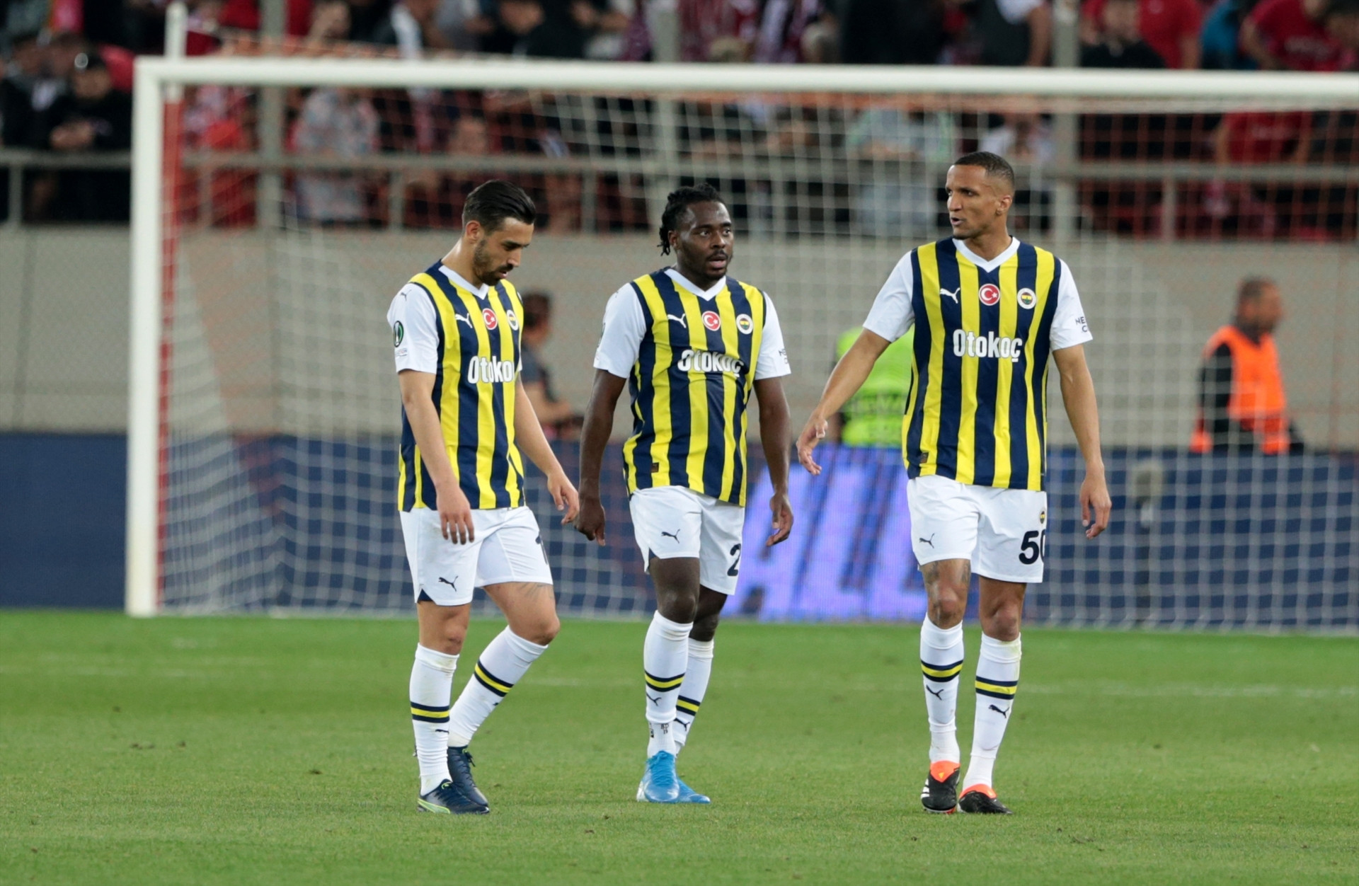 Fenerbahçe - Olympiakos maçında ekranlara yansımayan görüntüler