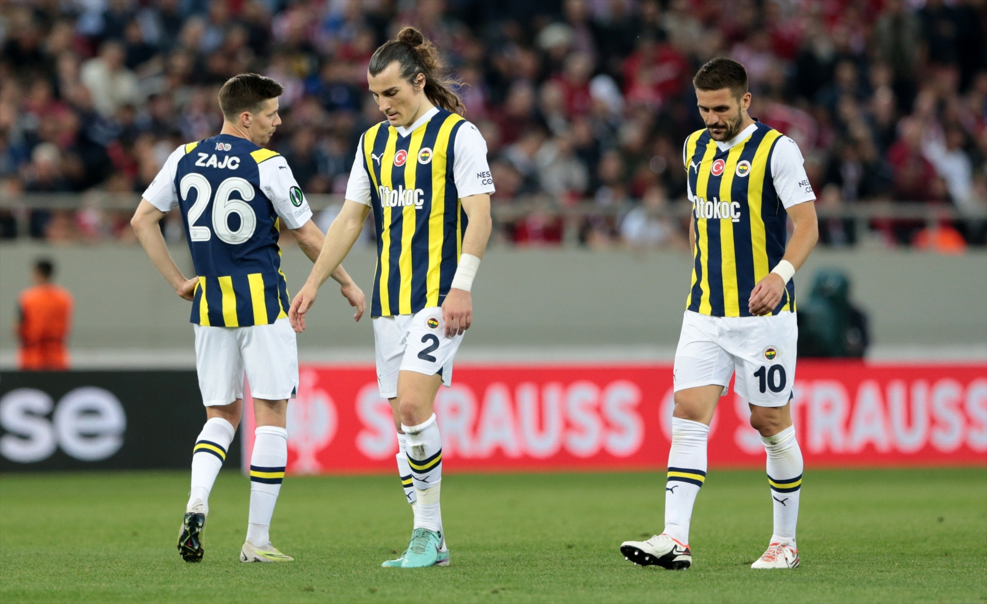 Fenerbahçe - Olympiakos maçında ekranlara yansımayan görüntüler