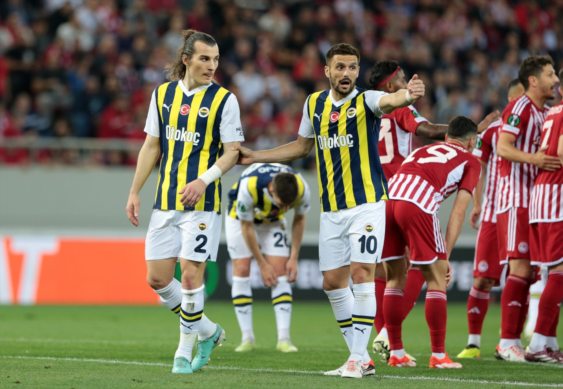 Fenerbahçe - Olympiakos maçında ekranlara yansımayan görüntüler