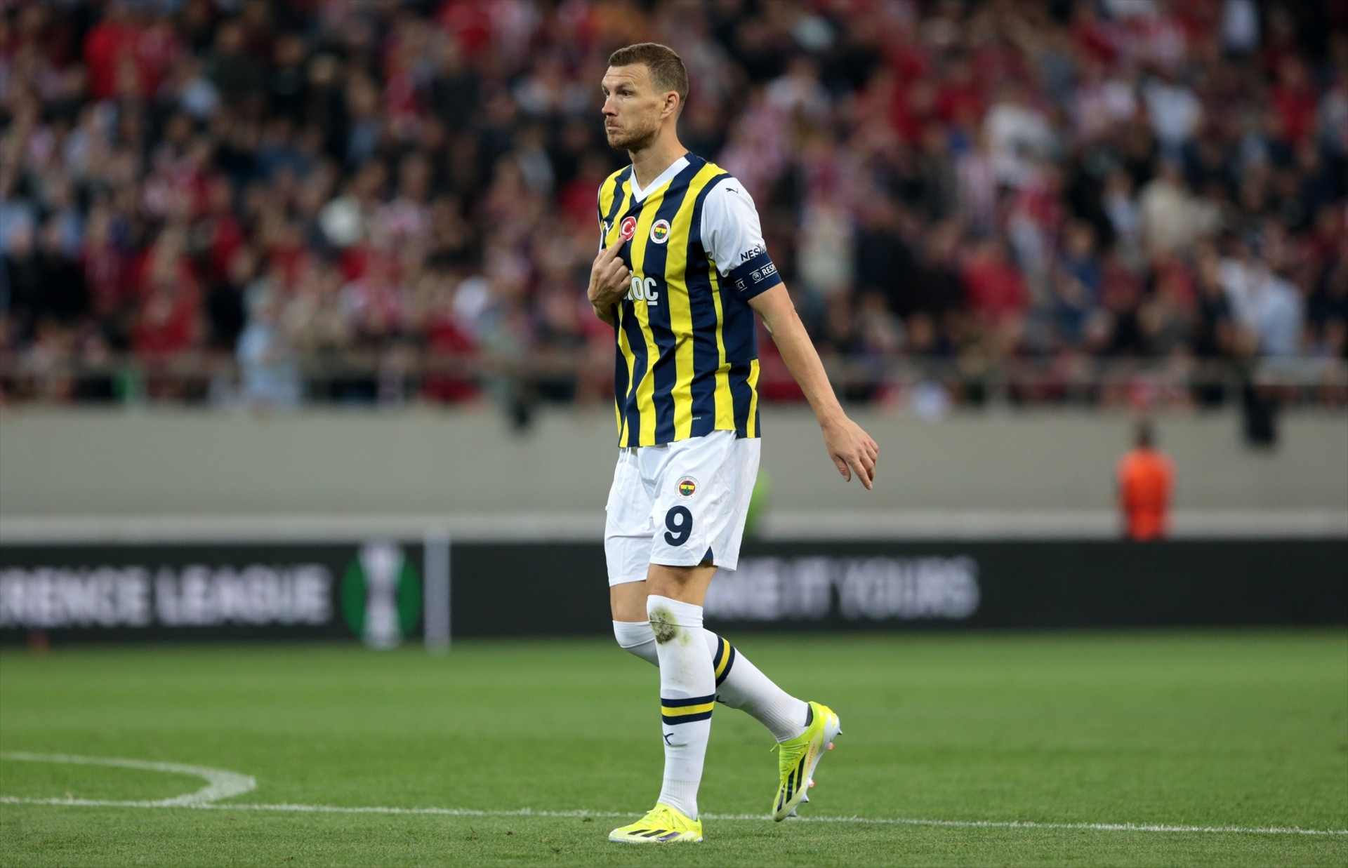 Fenerbahçe - Olympiakos maçında ekranlara yansımayan görüntüler