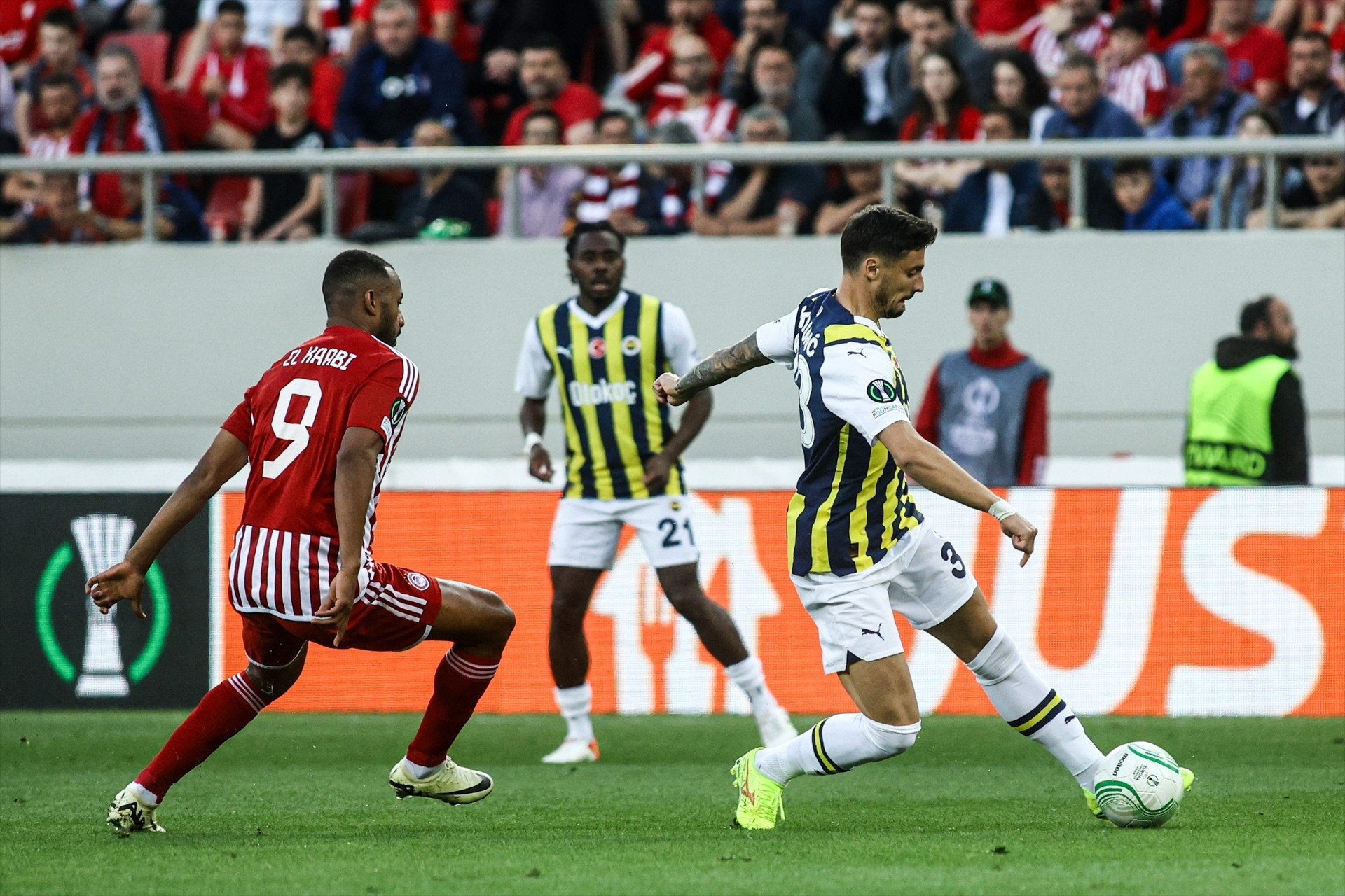 Fenerbahçe - Olympiakos maçında ekranlara yansımayan görüntüler