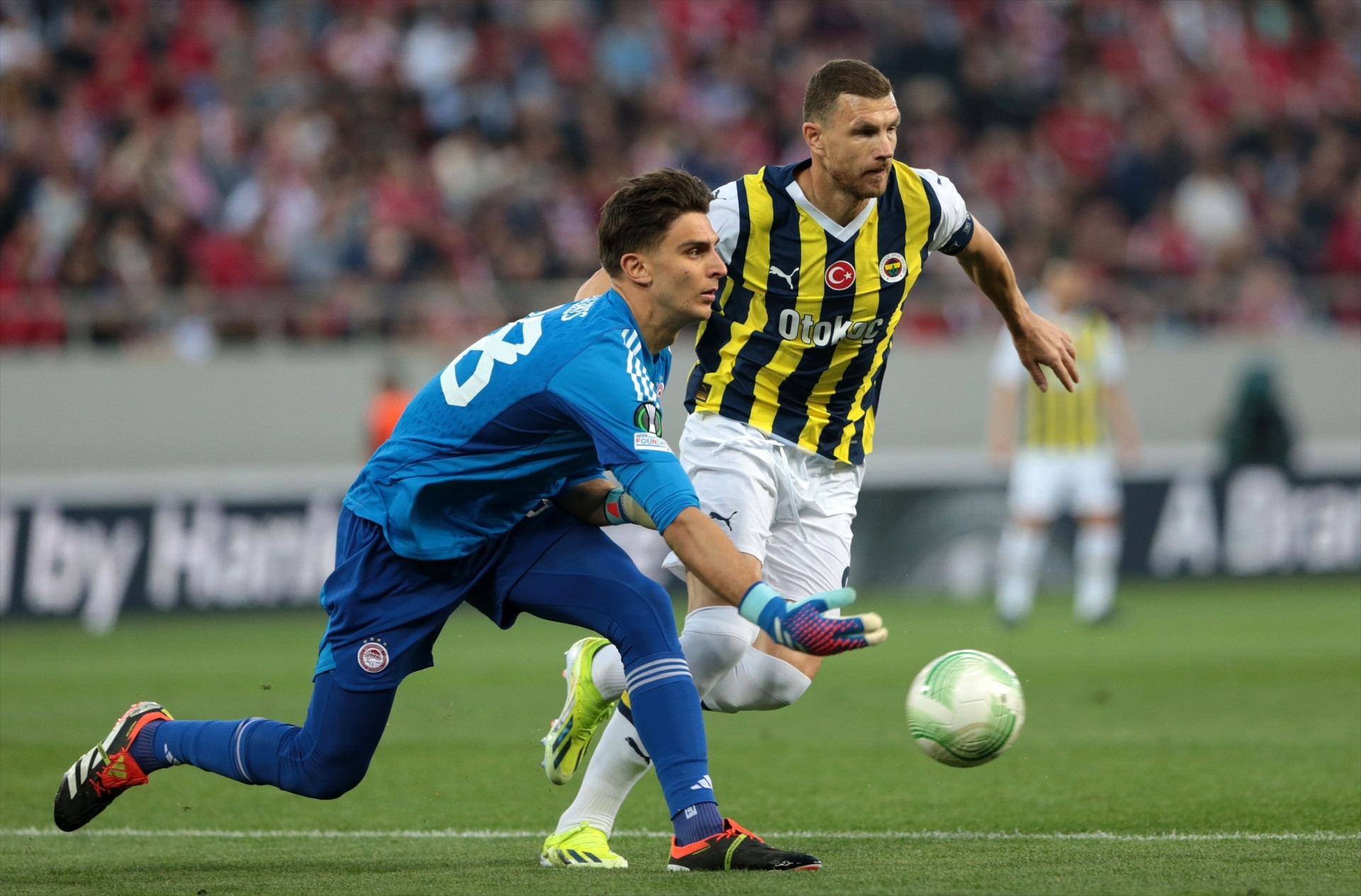Fenerbahçe - Olympiakos maçında ekranlara yansımayan görüntüler