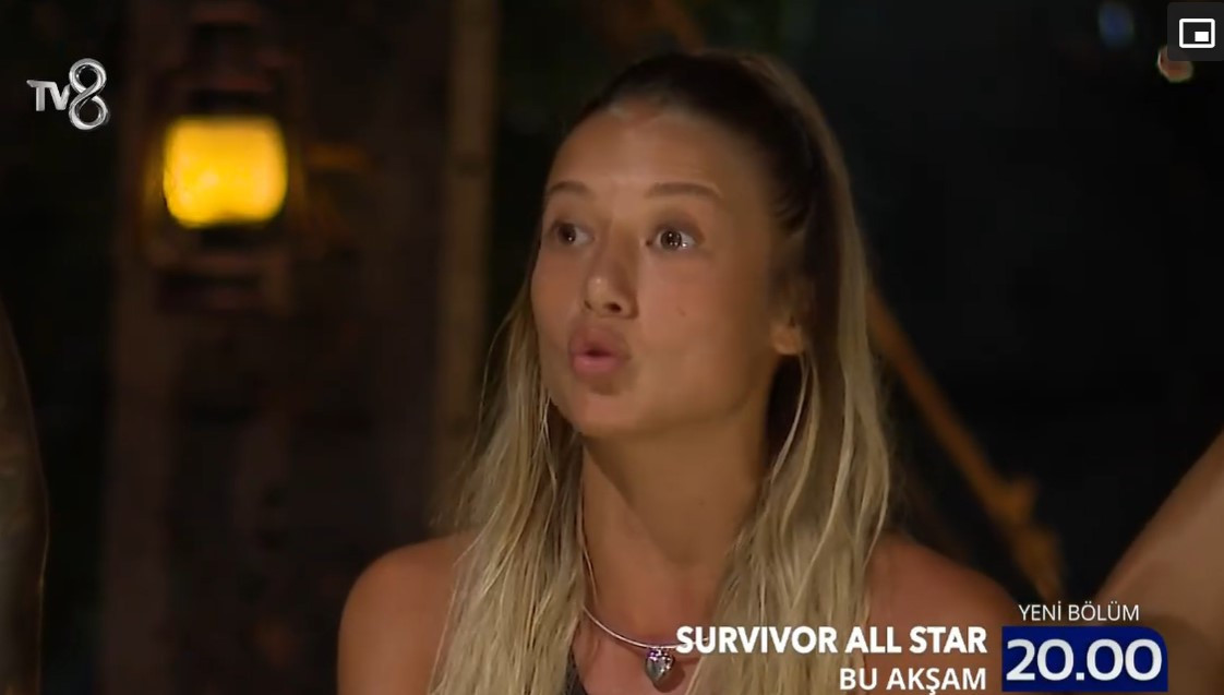 Survivor Acil Durum Konseyi Yunus Emre ve Aleyna arasında neler oldu Acun Ilıcalı açıkladı: Bir erkek yarışmacı mavi takıma geçti