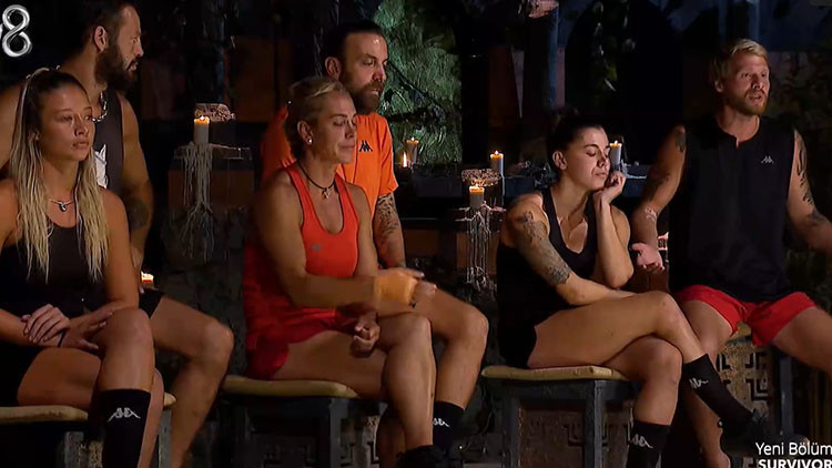 Survivor Acil Durum Konseyi Yunus Emre ve Aleyna arasında neler oldu Acun Ilıcalı açıkladı: Bir erkek yarışmacı mavi takıma geçti