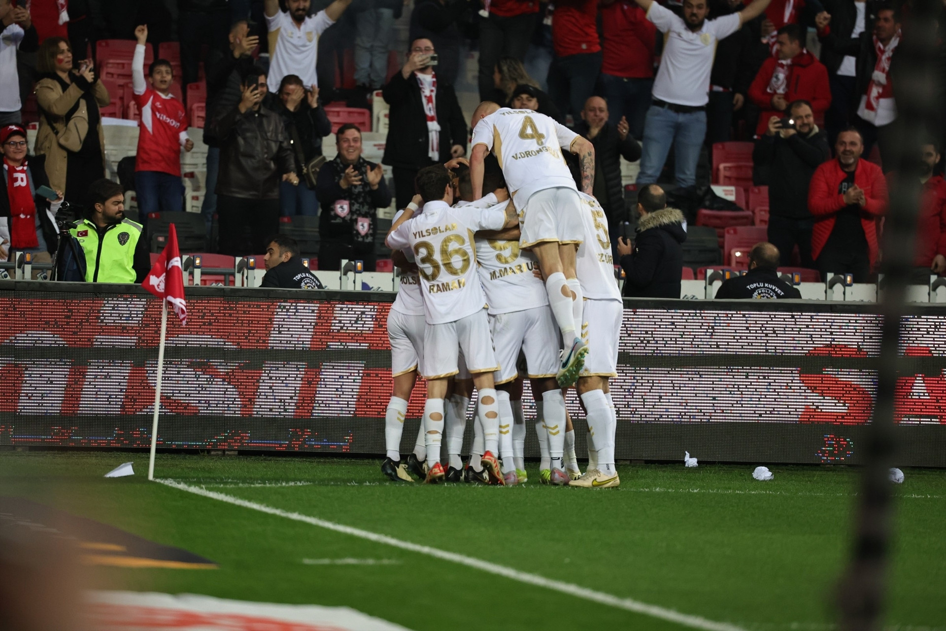 Samsunspor - Trabzonspor maçından öne çıkan fotoğraflar
