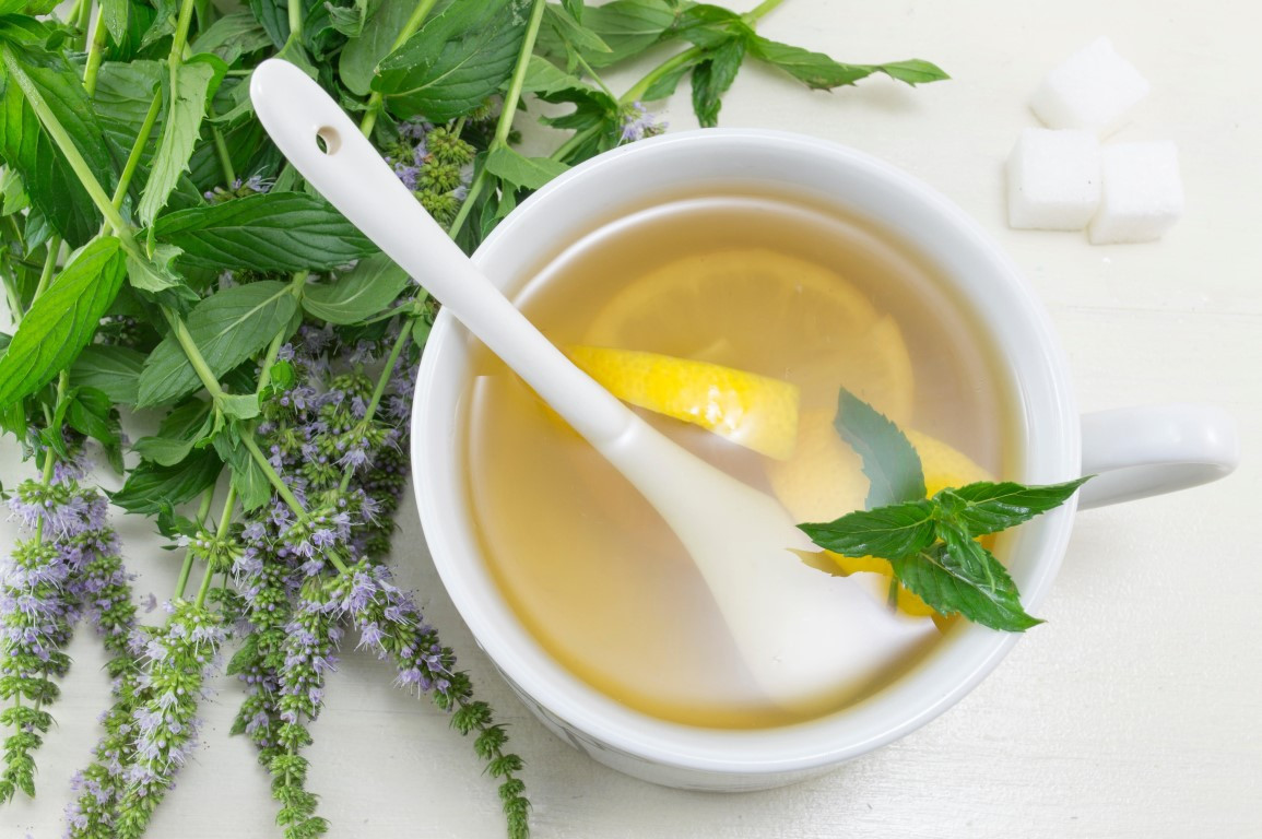 Yeşil çay ve limon