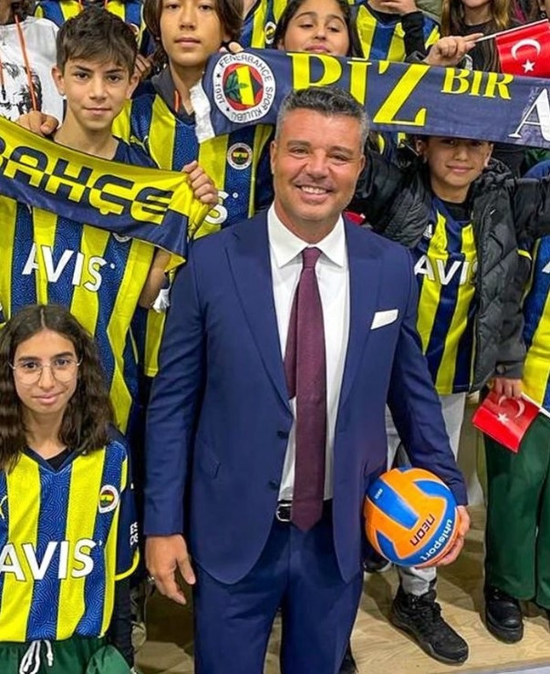 FENERBAHÇE BAŞKAN ADAYLARI KİMLER