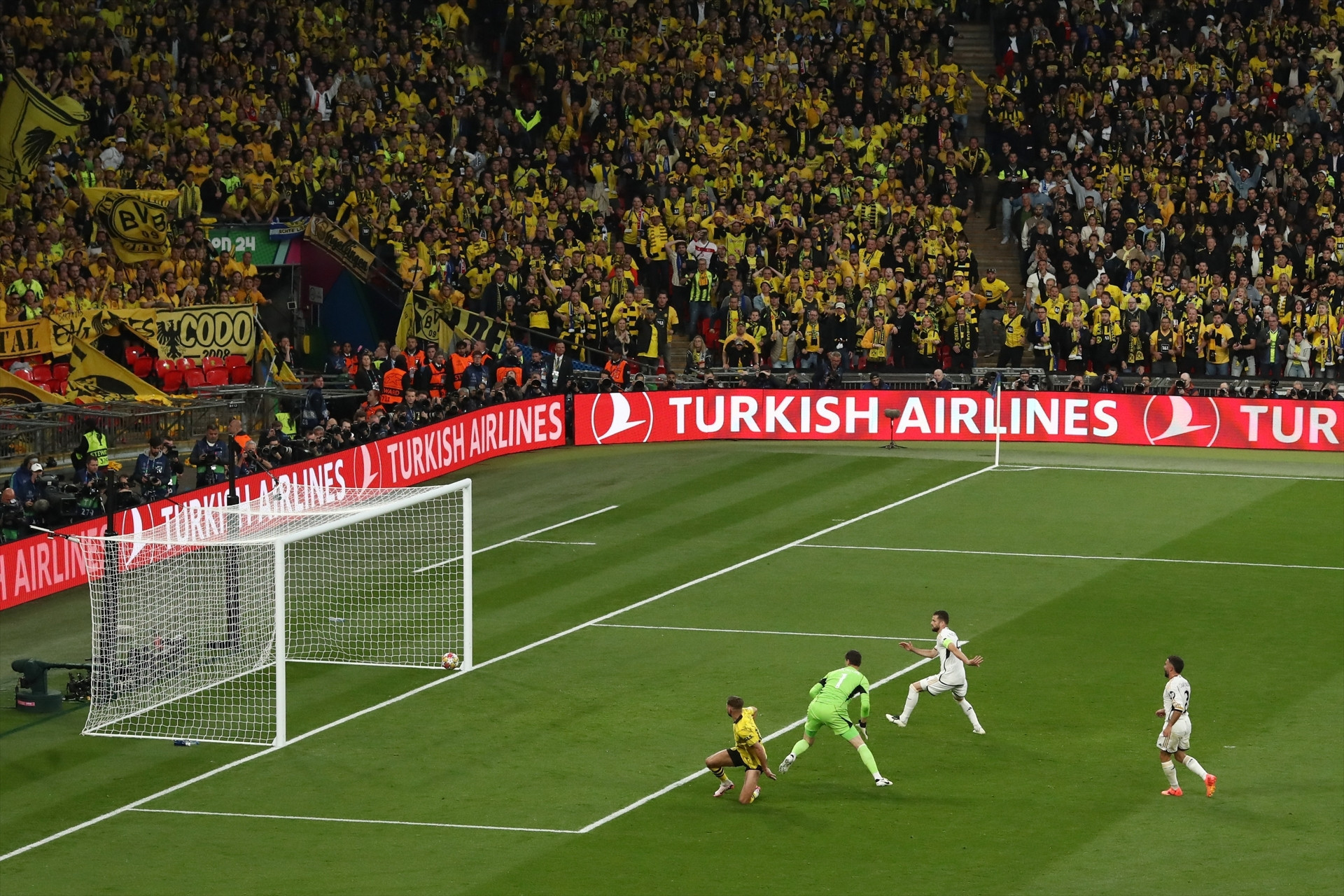 Borussia Dortmund - Real Madrid finalinden ekranlara yansımayanlar