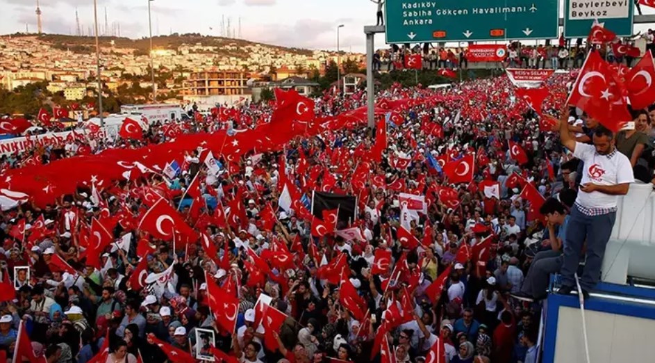 15 Temmuz tatil mi, bu yıl hangi güne denk geliyor 2024 resmi tatil takvimi: 15 Temmuz Demokrasi ve Milli Birlik Günü