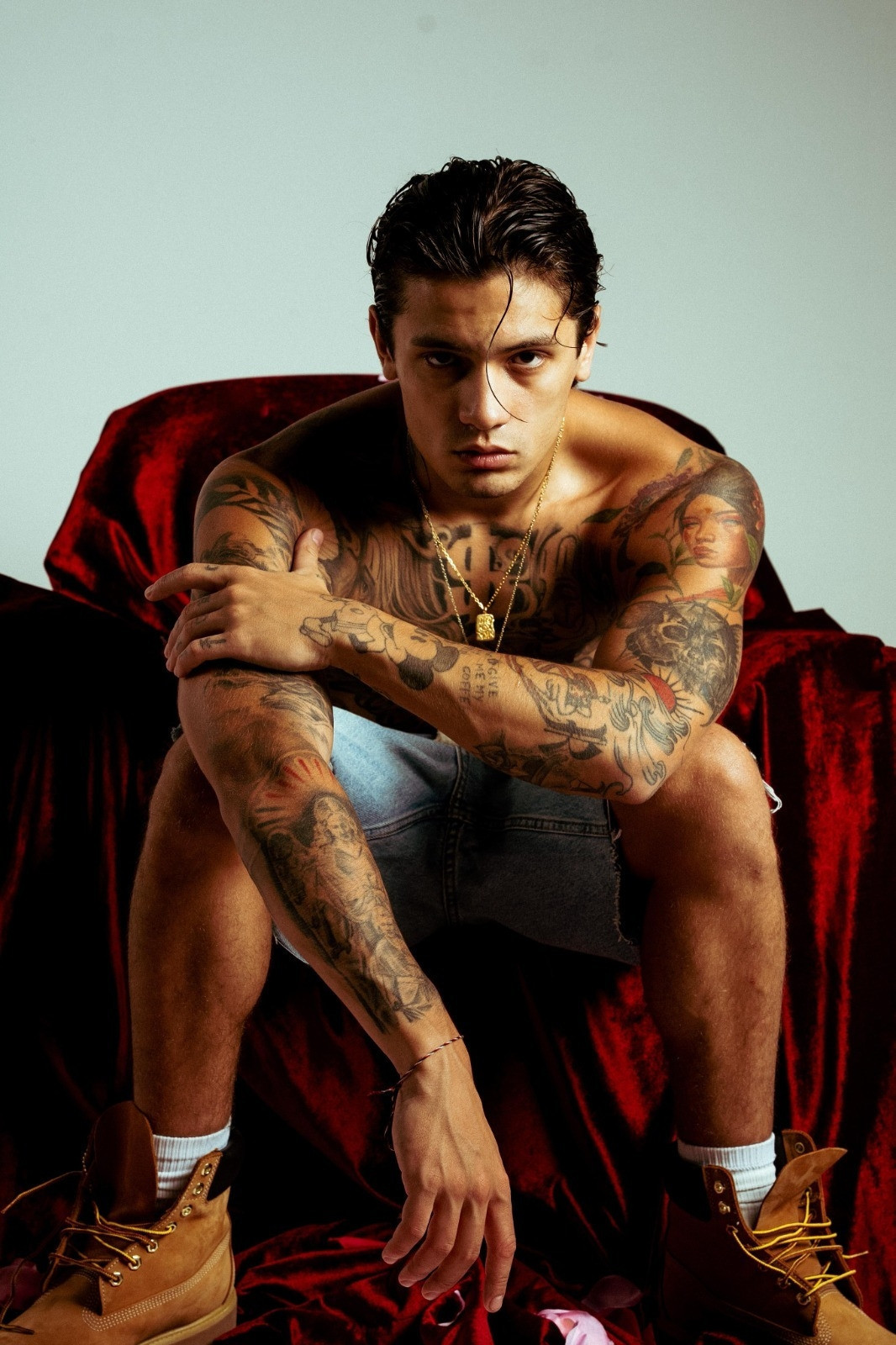 ÇAKAL “SUMMERLAND” ALBÜMÜYLE  DÜNYA MÜZİK LİSTELERİNDE