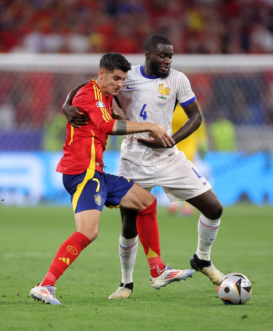 İspanya - Fransa maçında ekranlara yansımayan görüntüler