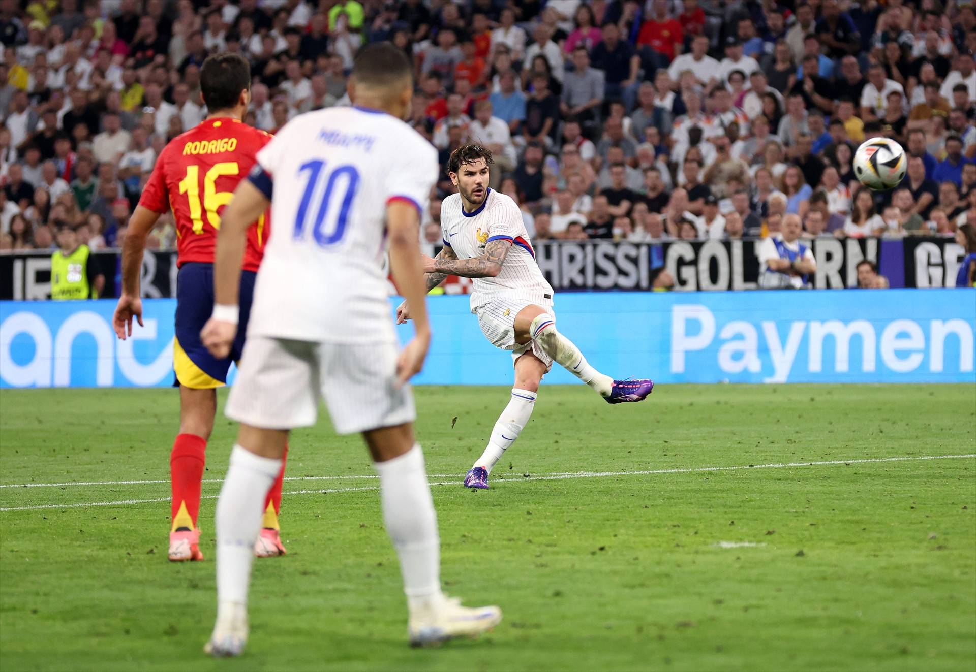 İspanya - Fransa maçında ekranlara yansımayan görüntüler