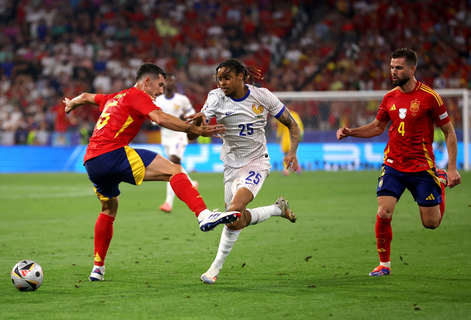 İspanya - Fransa maçında ekranlara yansımayan görüntüler