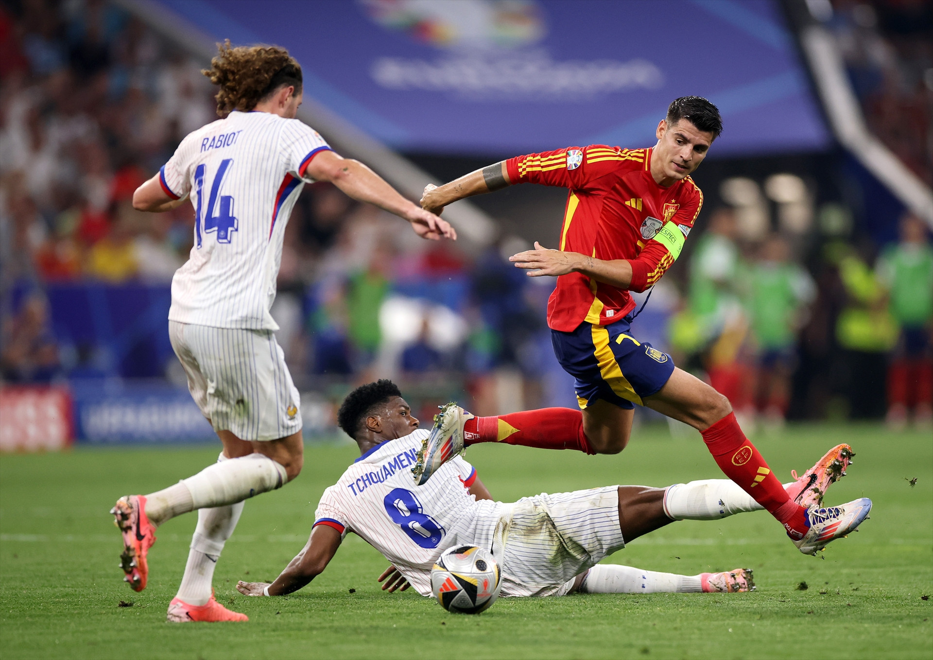 İspanya - Fransa maçında ekranlara yansımayan görüntüler