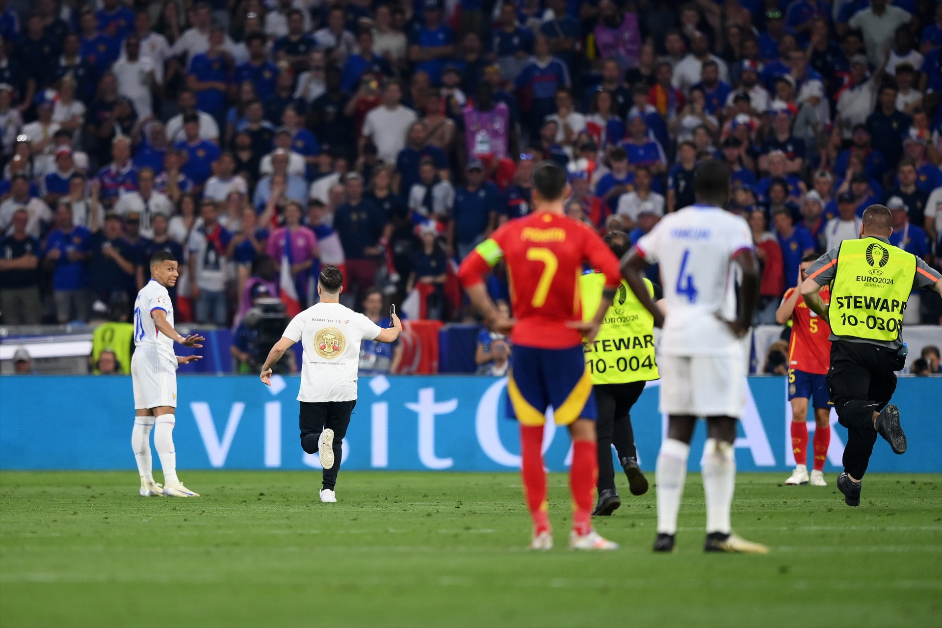 İspanya - Fransa maçında ekranlara yansımayan görüntüler