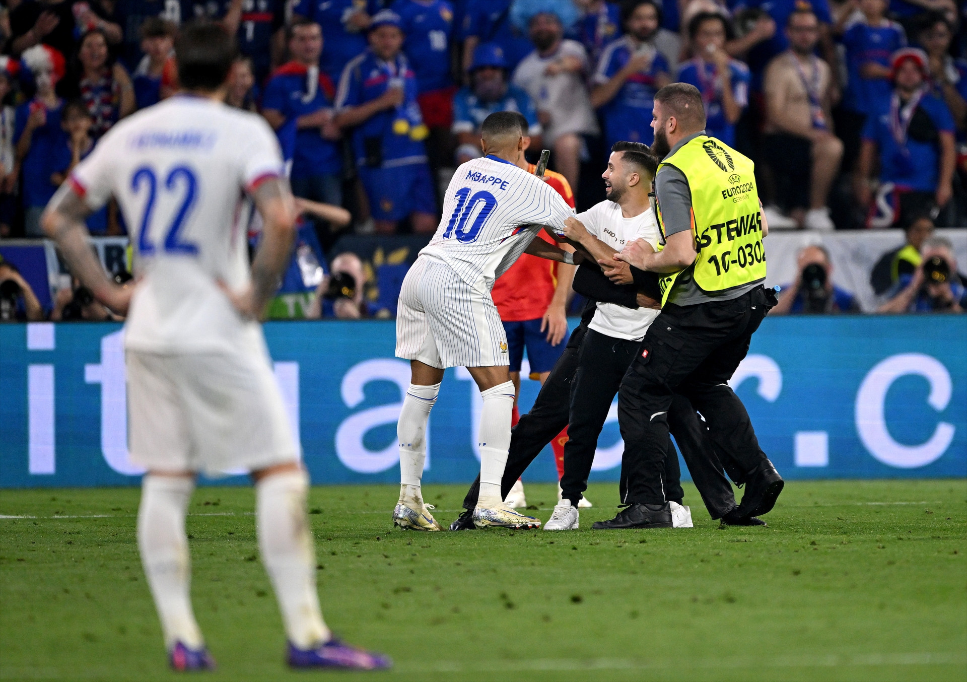 İspanya - Fransa maçında ekranlara yansımayan görüntüler