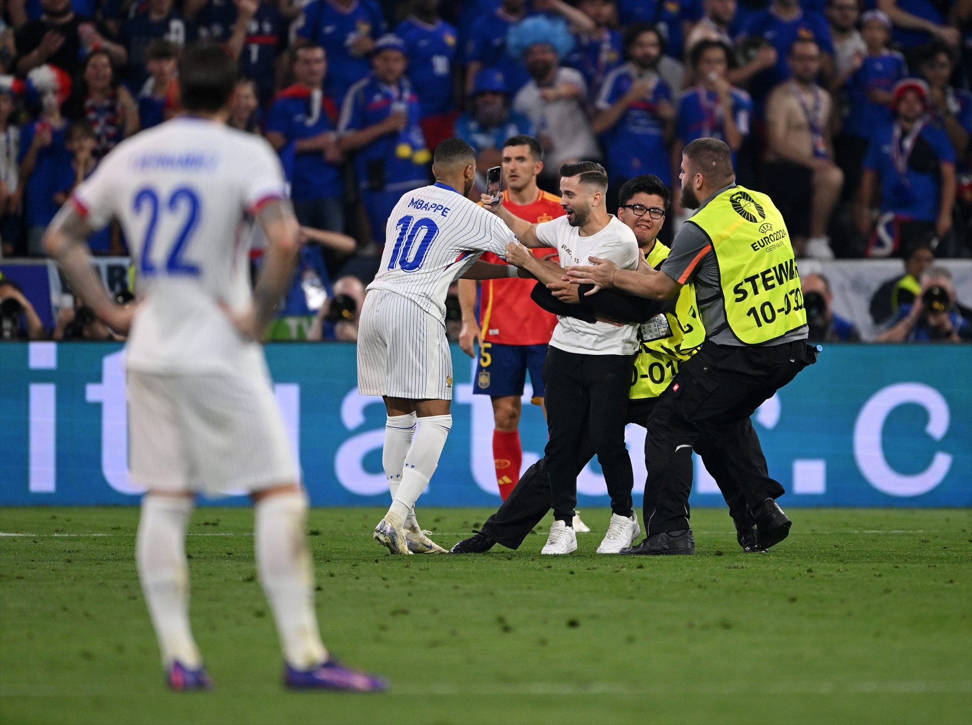 İspanya - Fransa maçında ekranlara yansımayan görüntüler