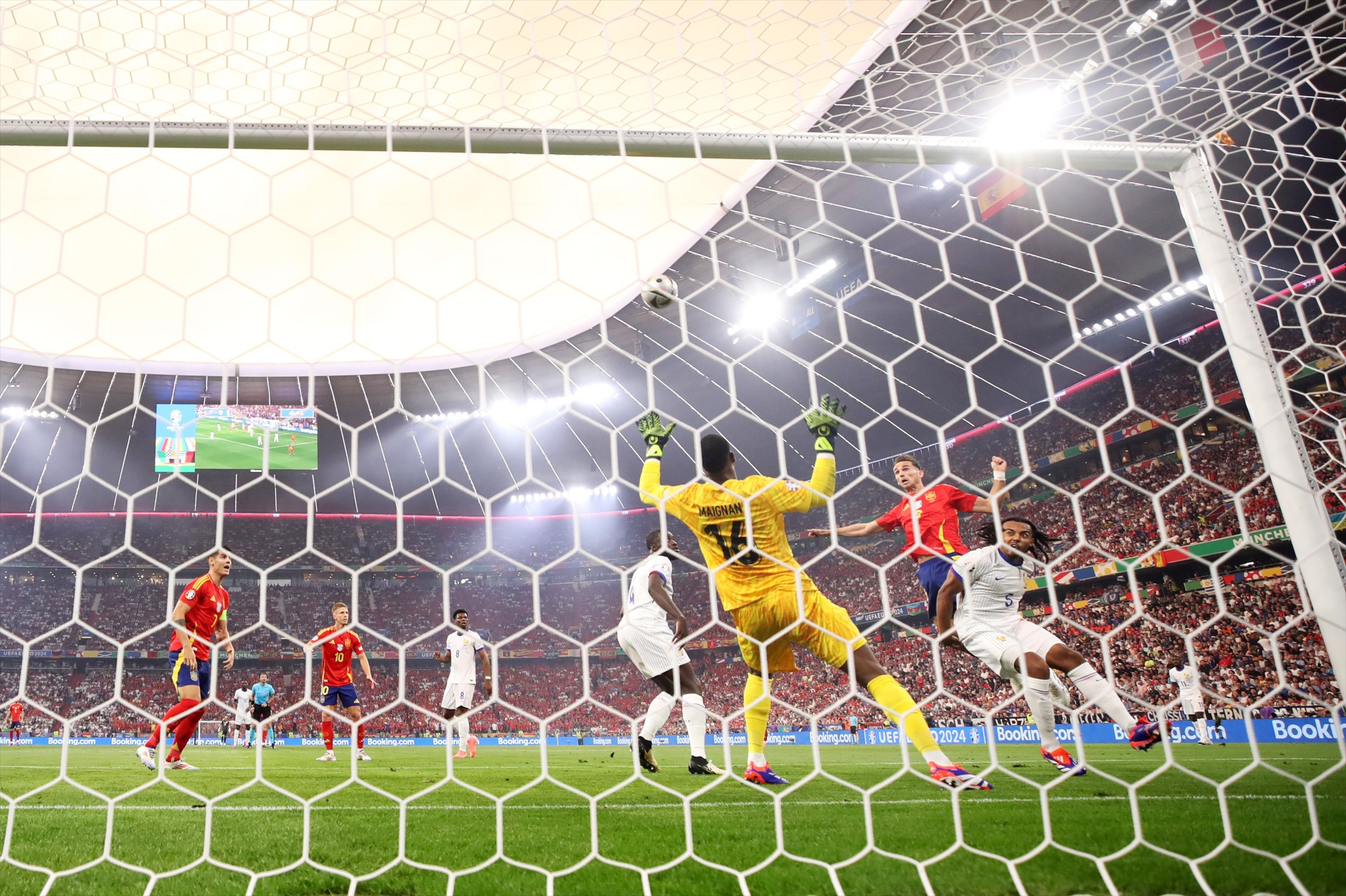 İspanya - Fransa maçında ekranlara yansımayan görüntüler