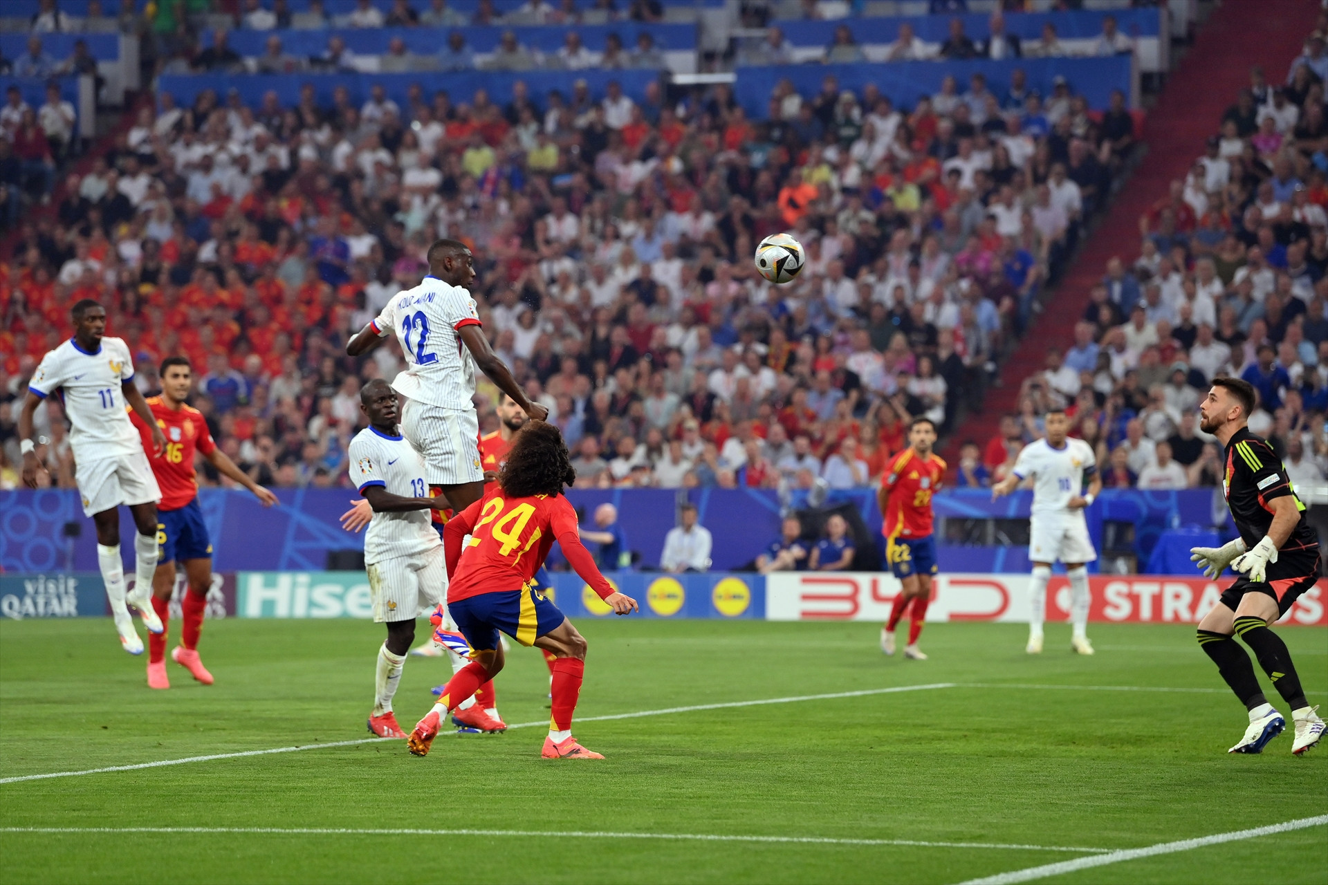 İspanya - Fransa maçında ekranlara yansımayan görüntüler