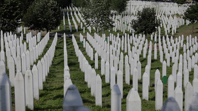 Srebrenitsa Katliamı tarihi ile ilgili bilgiler Srebrenitsa Katliamı nedir, ne zaman ve nerede oldu