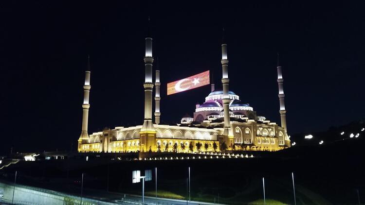 15 TEMMUZ SELA NE ZAMAN OKUNACAK 2024, SAAT KAÇTA || Bu gece 15 Temmuz gecesi sela okunacak mı, sela nedir, neden okunur İşte sela sözleri ve Türkçe anlamı