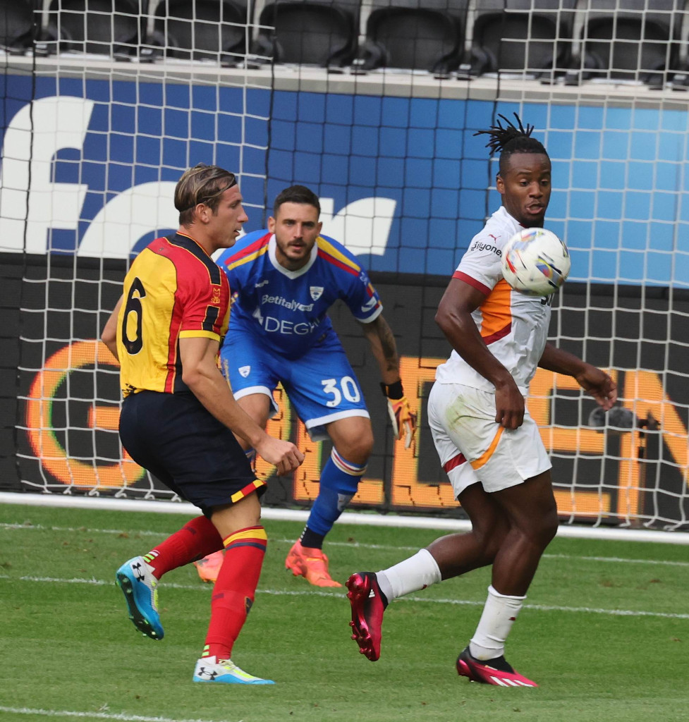 Galatasaray - Lecce maçında objektiflere yansıyan görüntüler