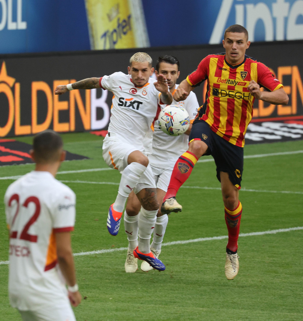 Galatasaray - Lecce maçında objektiflere yansıyan görüntüler