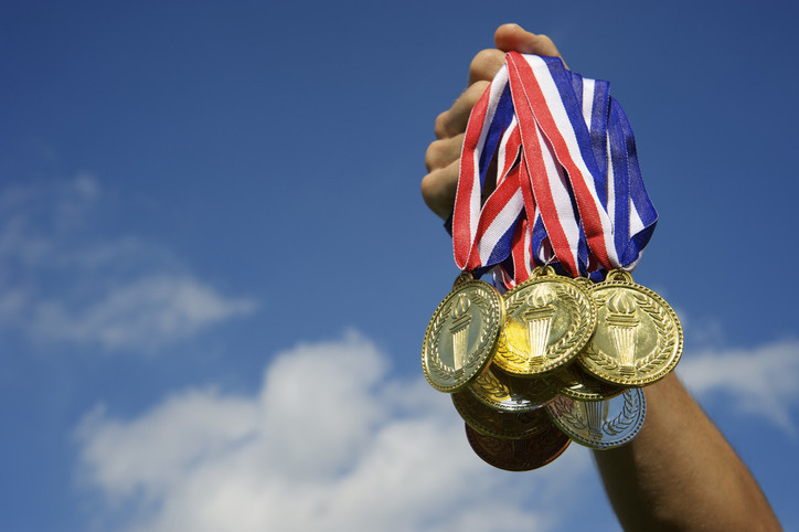 Olimpiyatlarda altın madalya ödülü ne kadar Olimpiyatta 1 altın, gümüş ve bronz madalyaya kaç Cumhuriyet altını veriliyor