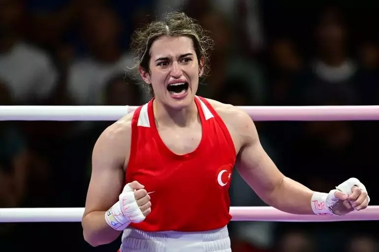 ESRA YILDIZ KAHRAMAN, KAÇ YAŞINDA, HANGİ TAKIMDA
