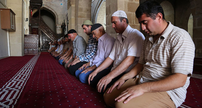 CUMA NAMAZI SAAT KAÇTA KILINACAK 16 AĞUSTOS 2024 | Cuma namazı kaçta kılınacak, nasıl kılınır, kaç rekat  Diyanet cuma namazı saati İstanbul, Ankara, İzmir ve il il yayınlandı (Cuma namazı vakitleri)