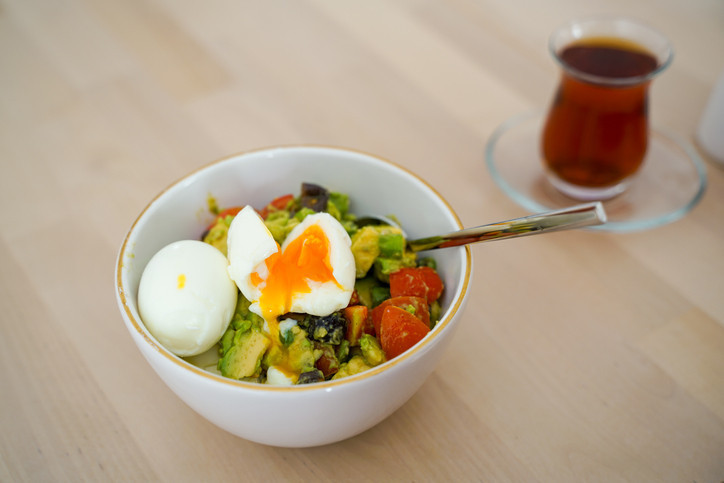 Cildin yenilenmesini kolaylaştırır Cildin yenilenmesini kolaylaştırır