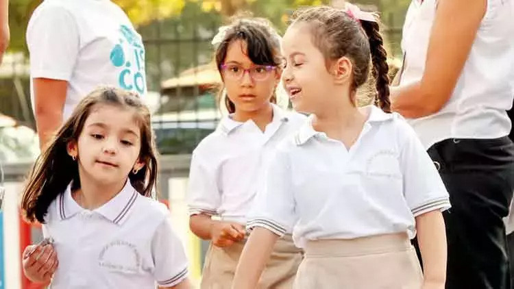 9 EYLÜL PAZARTESİ (BUGÜN) OKULLAR AÇILIYOR MU MEB yeni dönem takvimi açıklandı Yarın ilkokul, ortaokul ve lise dersleri başlıyor mu