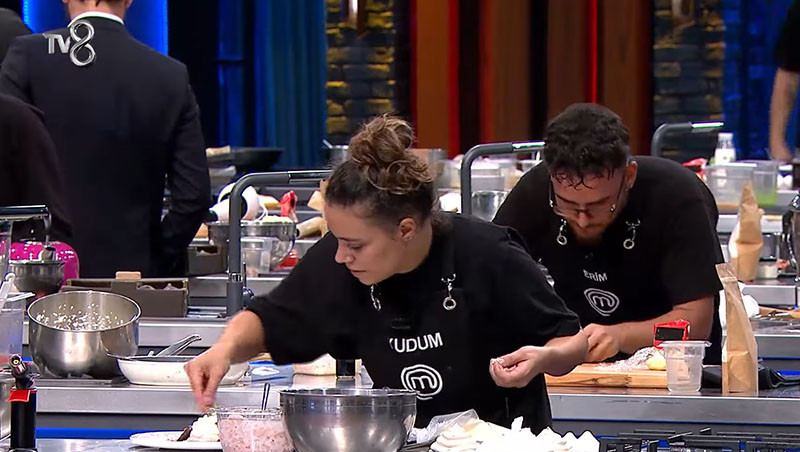 MASTERCHEF KİM ELENDİ, KİM GİTTİ (22 EYLÜL 2024 PAZAR)📺 Gözyaşlarını tutamadı: Bugün oğlumun doğum günüydü... Dün akşam MasterChef son bölümde yarışmaya kim veda etti, bu hafta Erim mi, Yudum Mu elendi Kazanan isimler belli oldu
