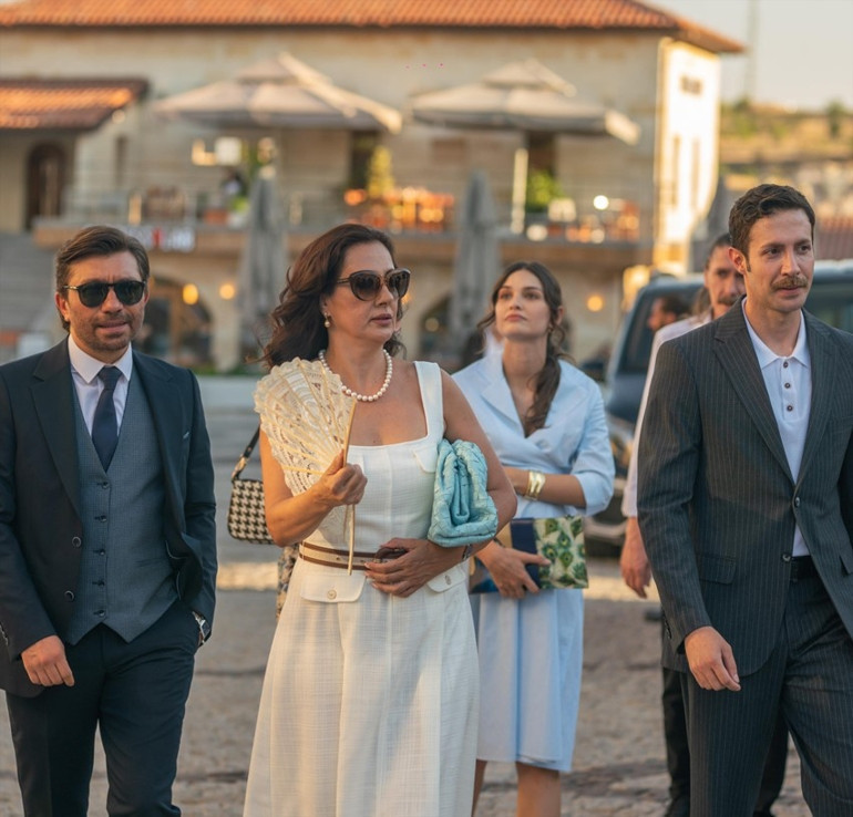 GÜZEL AŞKLAR DİYARI 1. BÖLÜMDE NELER OLDU GÜZEL AŞKLAR DİYARI 1. BÖLÜMDE NELER OLDU