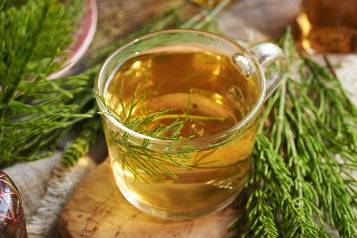 BİBERİYE SUYUNUN SAÇLARA FAYDALARI BİBERİYE SUYUNUN SAÇLARA FAYDALARI