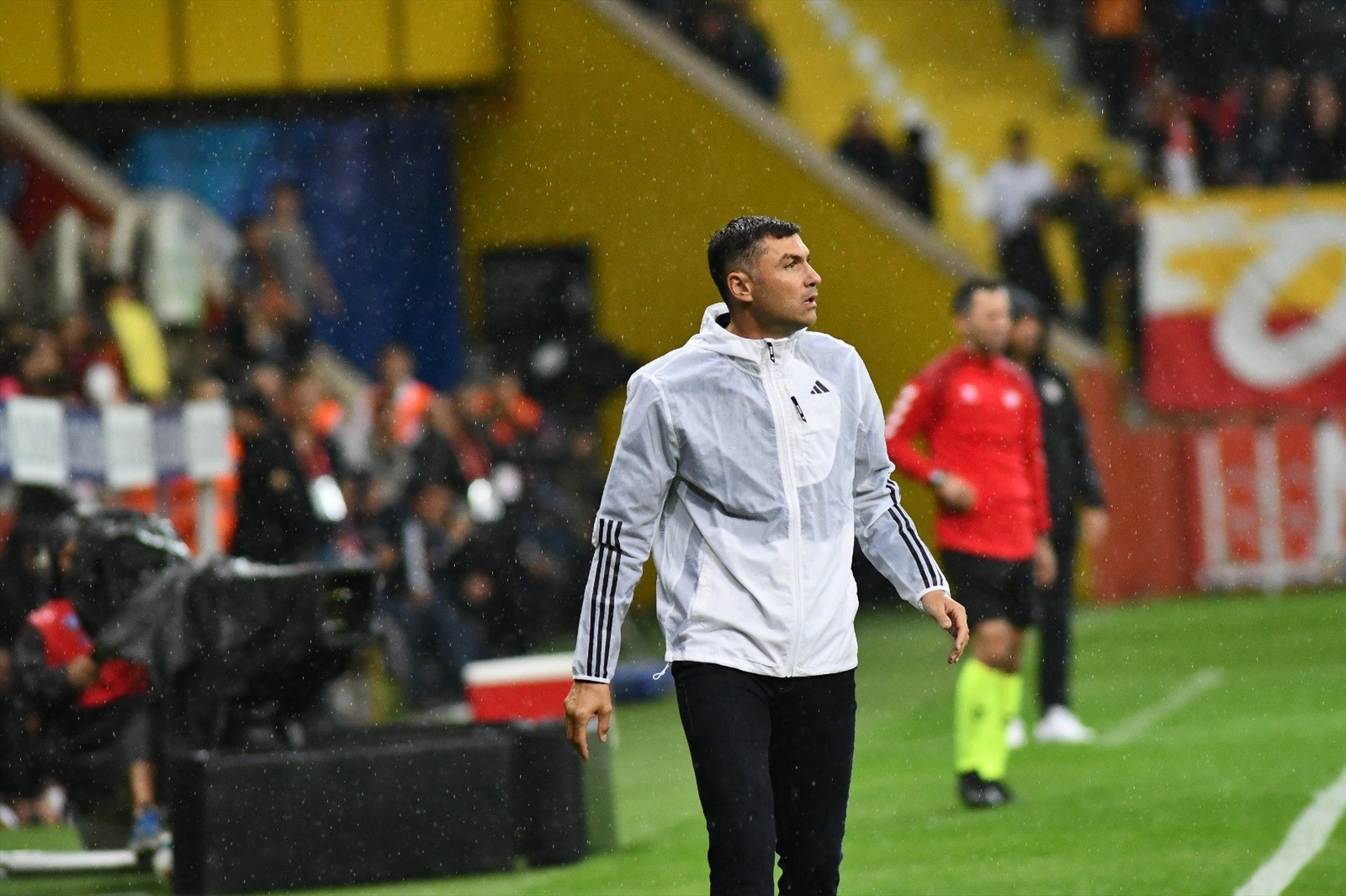 Kayserispor - Beşiktaş maçından ekranlara yansımayan görüntüler