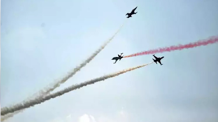 Adanada savaş uçağı ve jet sesleri duyuldu Adanada neden savaş uçakları uçuyor, jet sesi neden geliyor Jet uçuşunun nedeni belli oldu