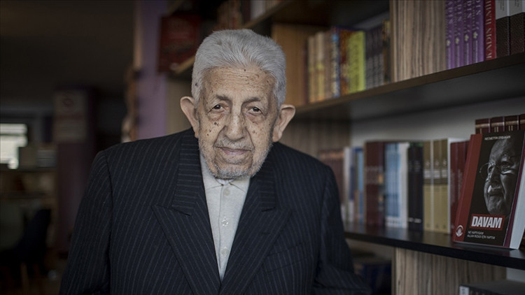 Recai Kutan kimdir, kaç yaşında ve vefat etti Saadet Partisinin Kurucu Genel Başkanı Recai Kutan hayatı ve biyografisi hakkında bilgiler