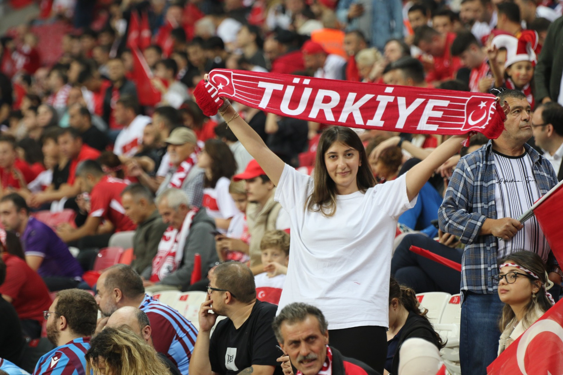 Türkiye - Karadağ maçından ekranlara yansımalayanlar