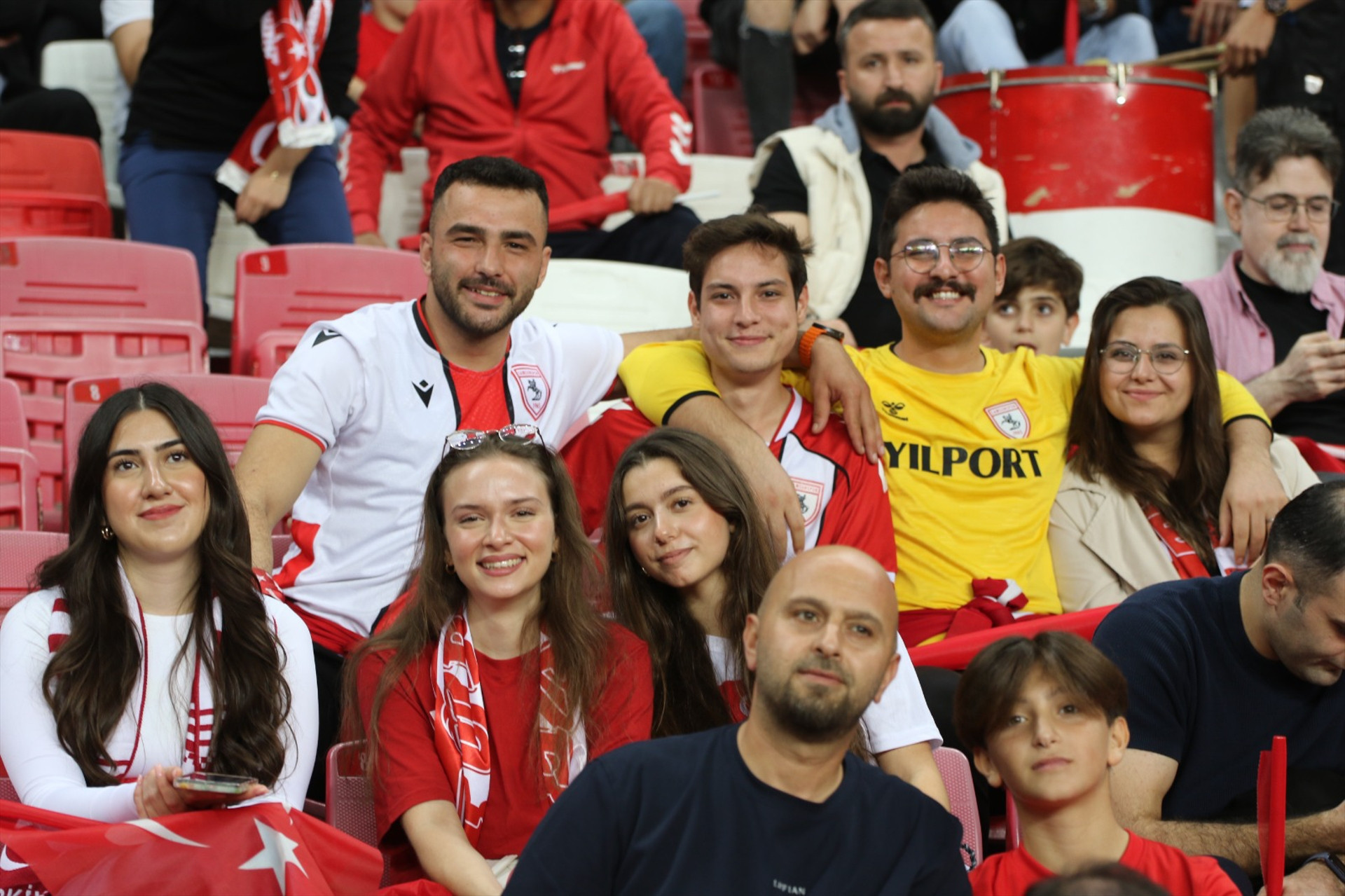 Türkiye - Karadağ maçından ekranlara yansımalayanlar