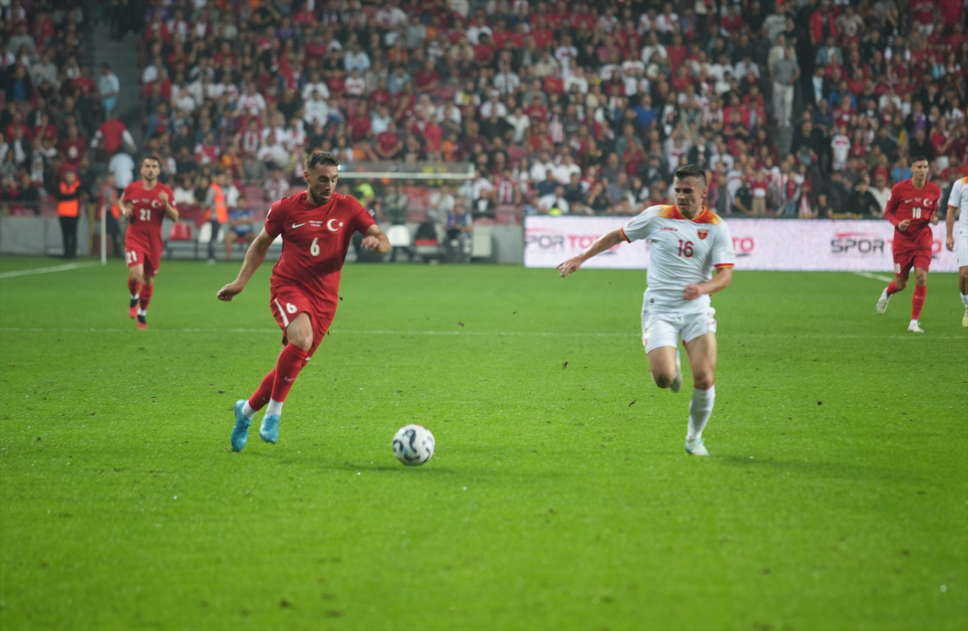 Türkiye - Karadağ maçından ekranlara yansımalayanlar