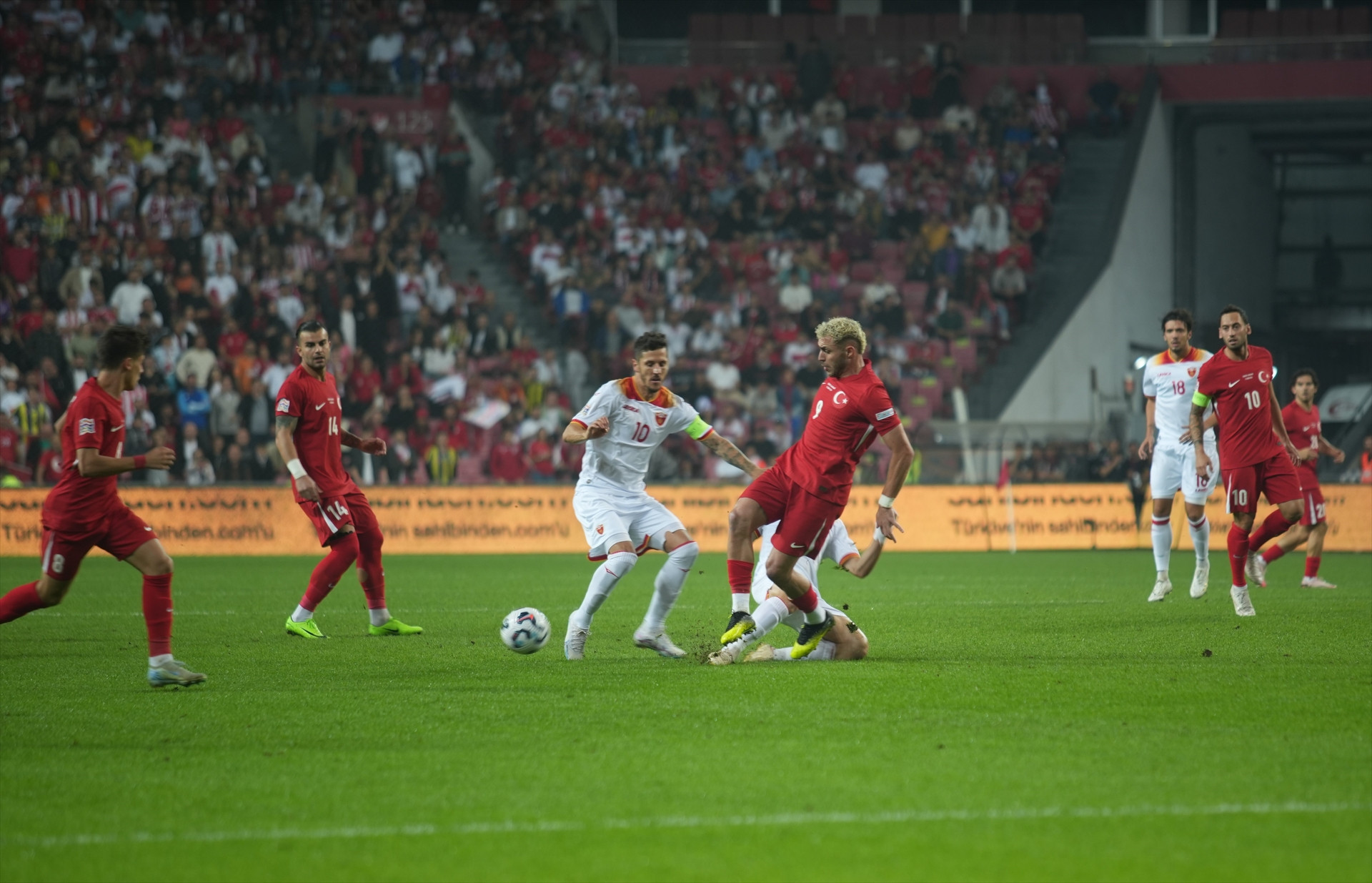 Türkiye - Karadağ maçından ekranlara yansımalayanlar