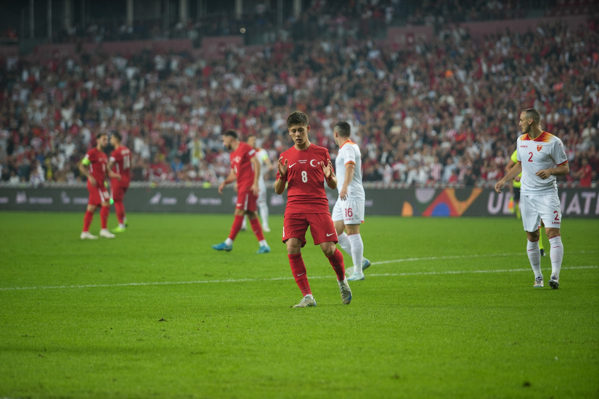 Türkiye - Karadağ maçından ekranlara yansımalayanlar