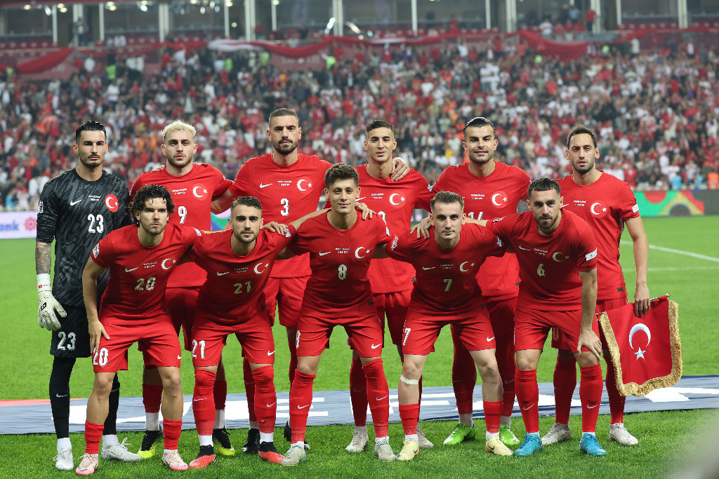 Türkiye - Karadağ maçından ekranlara yansımalayanlar