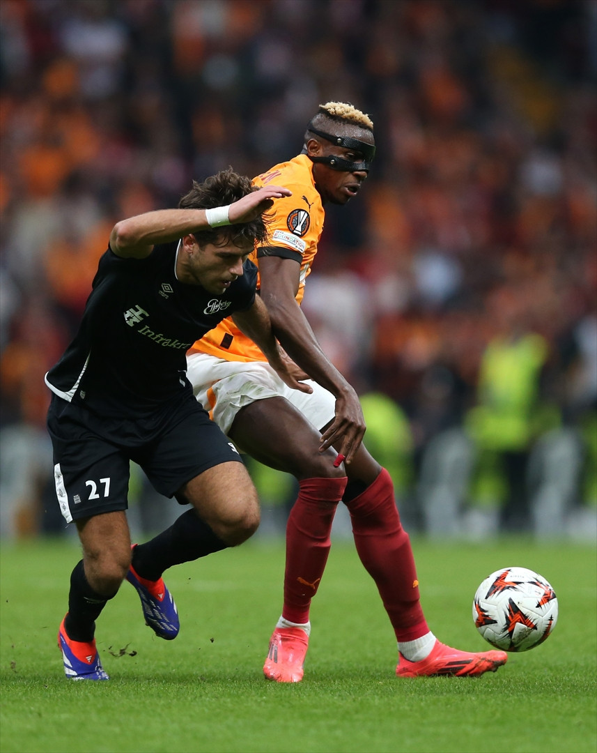 Galatasaray - Elfsborg maçından ekranlara yansımayan görüntüler