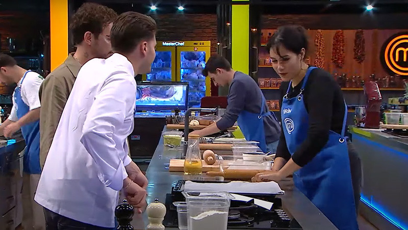 MASTERCHEF DÜN AKŞAM ELEME POTASINA KİM GİTTİ 26 EKİM 2024 | Son bölümde MasterChef eleme adayı kim oldu, Hakan mı Onur mu kazandı İşte MasterChefte haftanın 7. eleme adayı olan isim MASTERCHEF DÜN AKŞAM ELEME POTASINA KİM GİTTİ 26 EKİM 2024 | Son bölümde MasterChef eleme adayı kim oldu, Hakan mı Onur mu kazandı İşte MasterChefte haftanın 7. eleme adayı olan isim