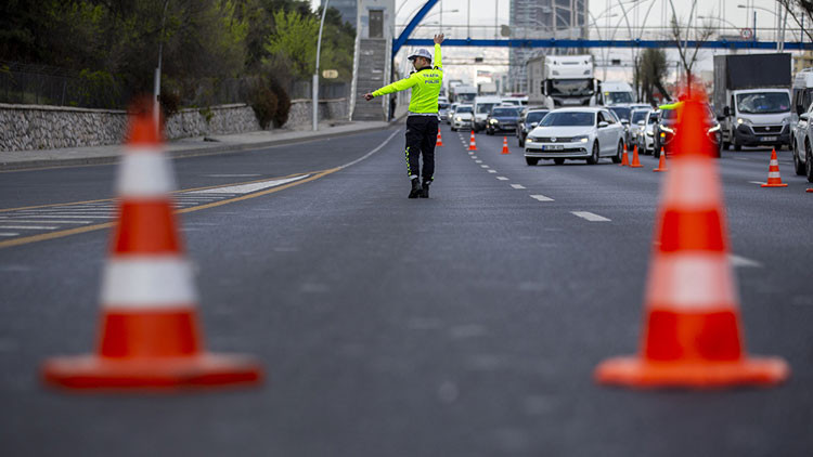 29 EKİM TRAFİĞE KAPALI YOLLAR LİSTESİ || Bugün İstanbul ve Ankarada hangi yollar kapalı, ne zaman açılacak İşte alternatif güzergah bilgisi...