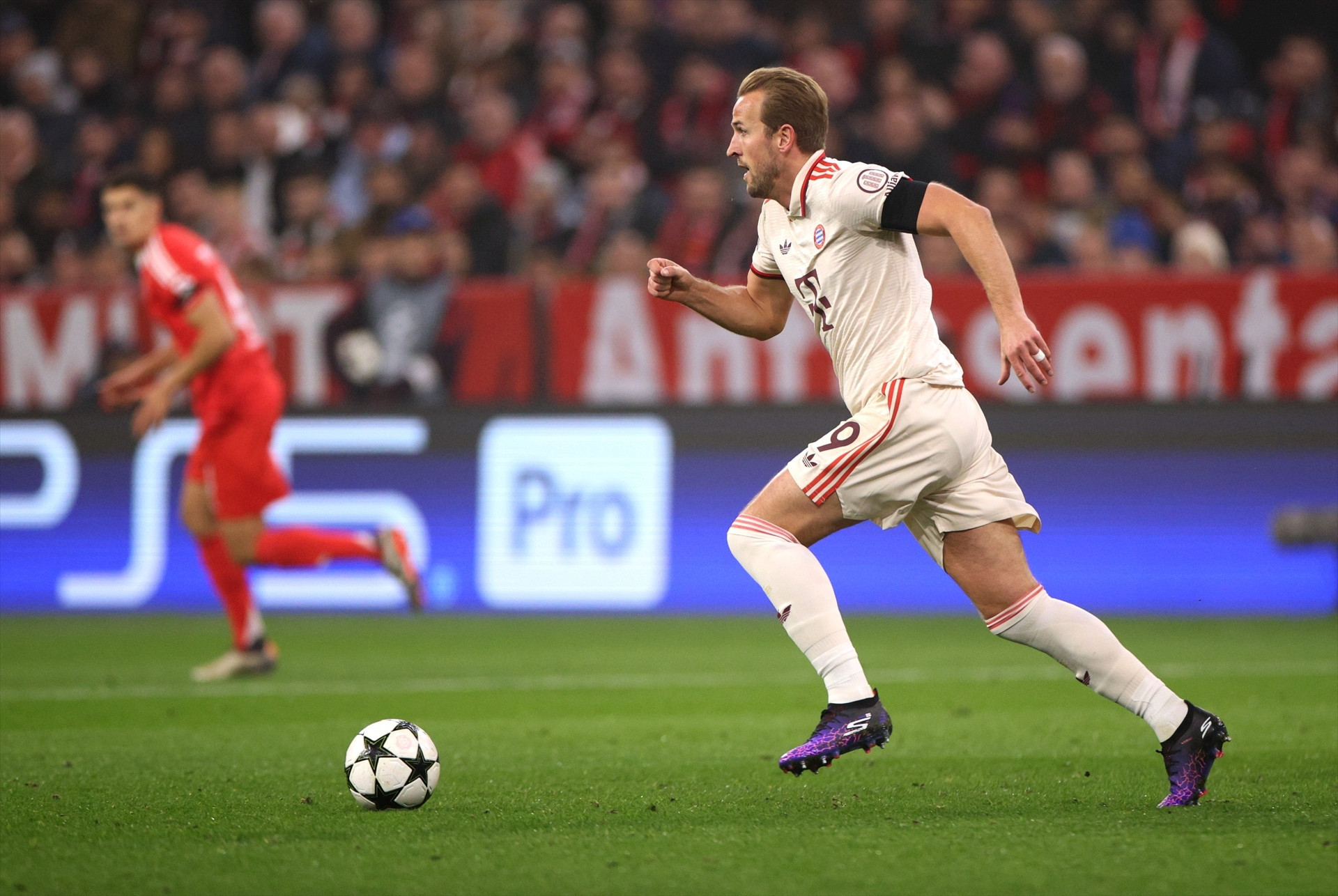 Bayern Münih - Benfica maçından ekrana yansımayanlar Kerem Aktürkoğlu...