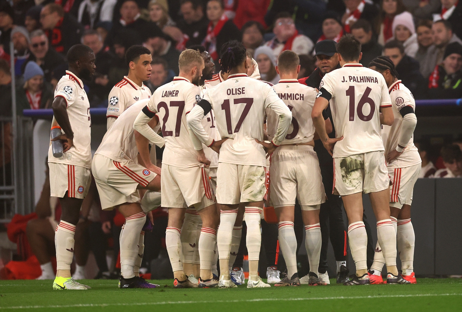 Bayern Münih - Benfica maçından ekrana yansımayanlar Kerem Aktürkoğlu...